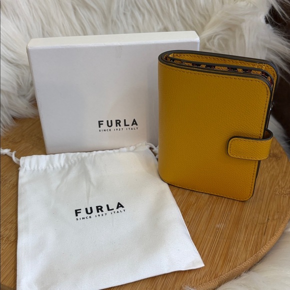 Furla | Babylon Saffiano Leather Compact Trifold Zip Around Flap Snap Wallet NIB - Picture 10 of 17